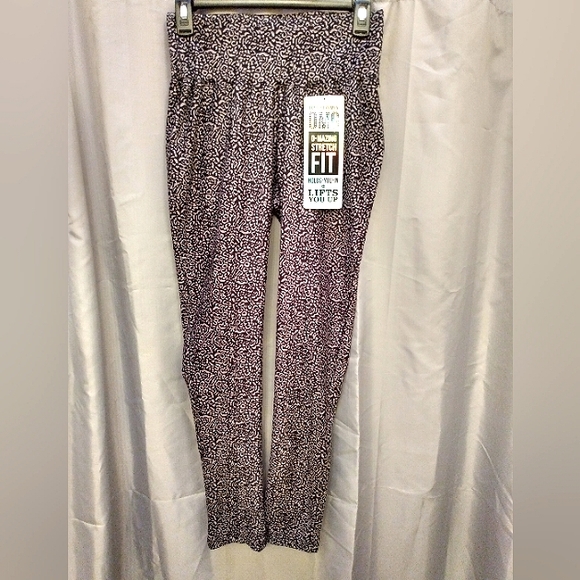 Coco + Carmen OMG Black and Gray Print Leggings - Picture 1 of 6